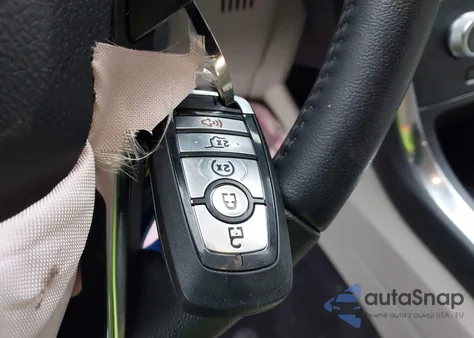 2024 Ford Edge Titanium z USA, uszkodzony, nr VIN 2FMPK4K96RBB07444